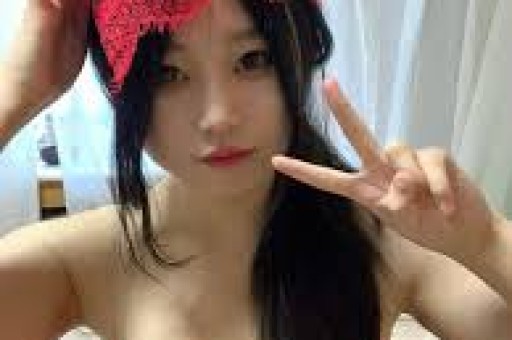 克洛维克拉与沃啊·薇姬绯闻曝光：新恋情还是炒作？